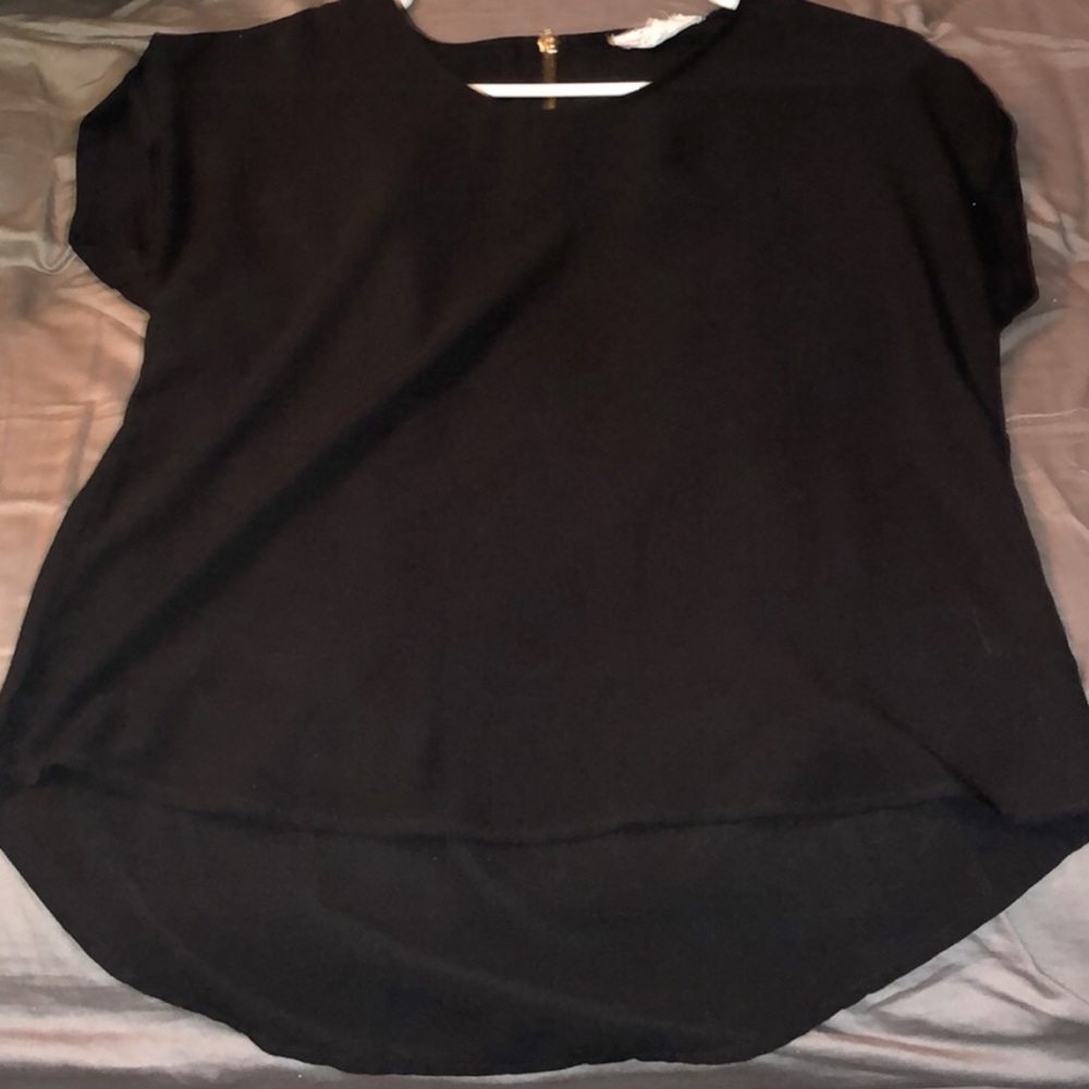 Short sleeve top